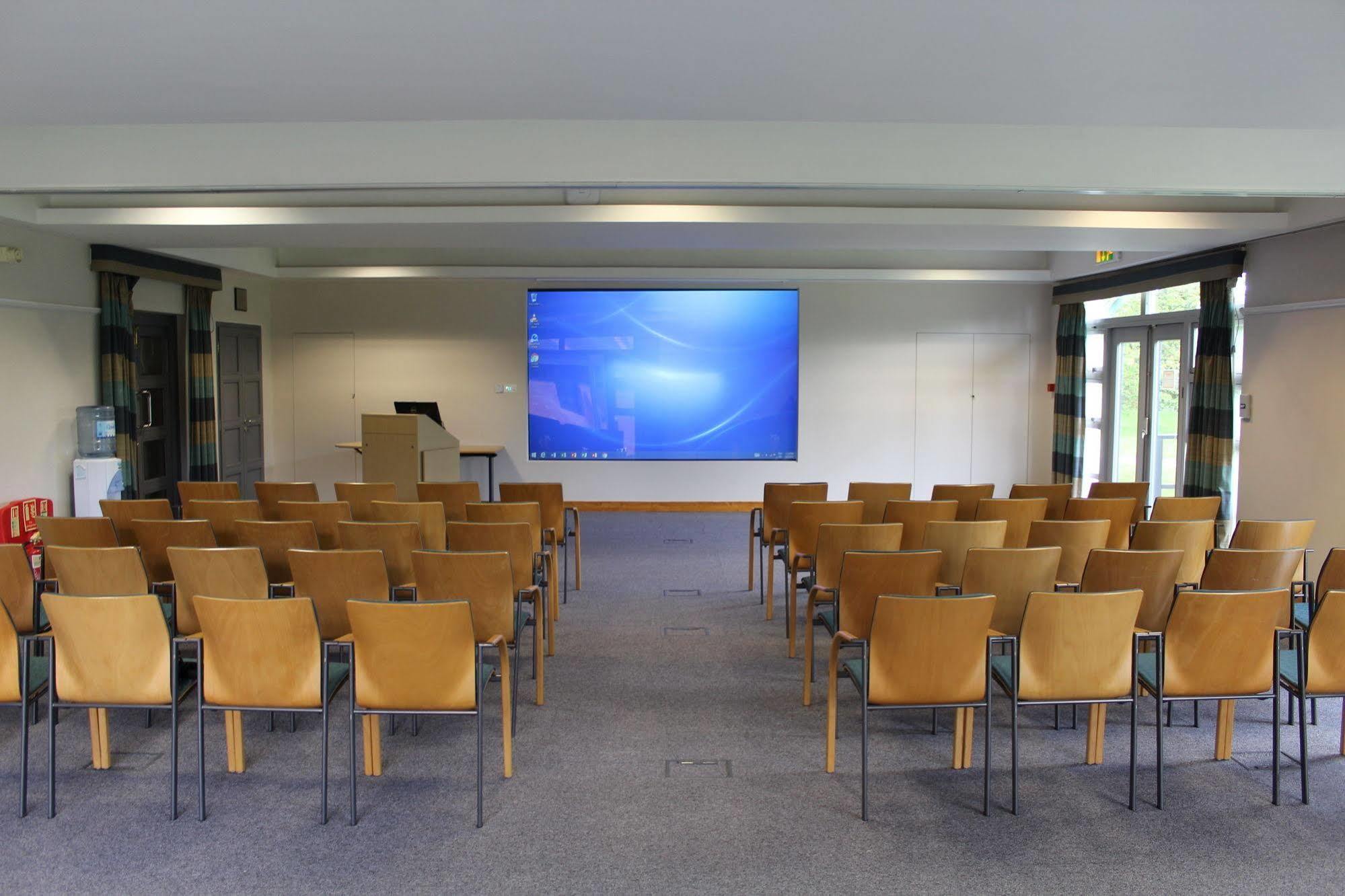 Cim Business Centre Hotel Maidenhead Luaran gambar
